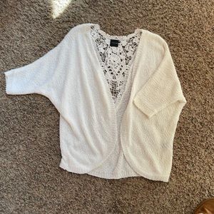 White short sleeve sweater
